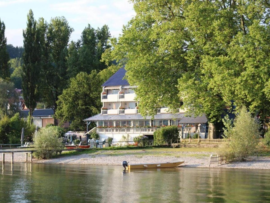 plage-privée-hotel-de-luxe-lac-de-constance-sport-nature-europe