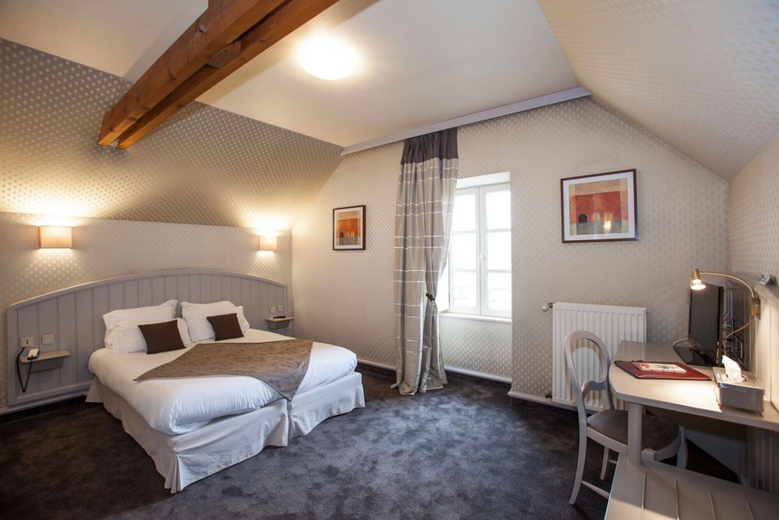 hotel-trois-etoiles-chambres-bien-equipees-bretagne-voyage-a-velo-france
