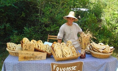 vacances sportives en famille en occitanie sur le larzac dans les grands causses