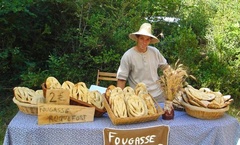vacances sportives en famille en occitanie sur le larzac dans les grands causses