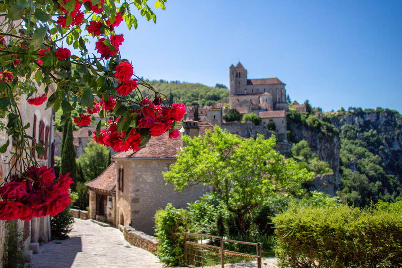 Village Saint Cirq Lapopie au Printemps