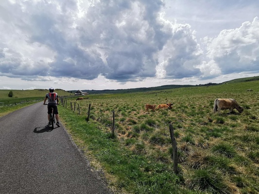 Le chemin de Compostelle à vélo électrique, de Puy en Velay à Conques