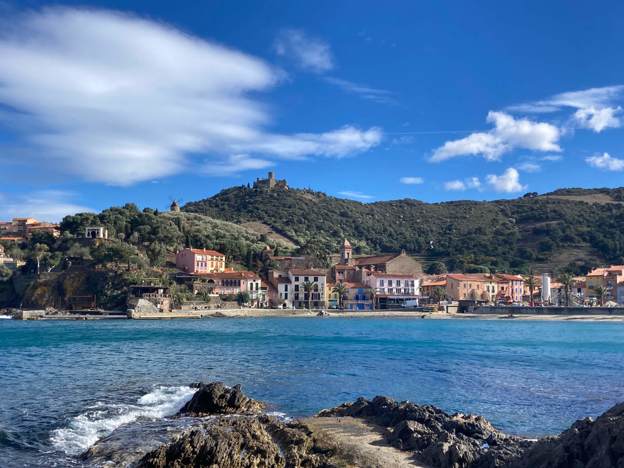 voyage à vélo à collioure sur la côte Méditerranée entre mer et montagne bike trip