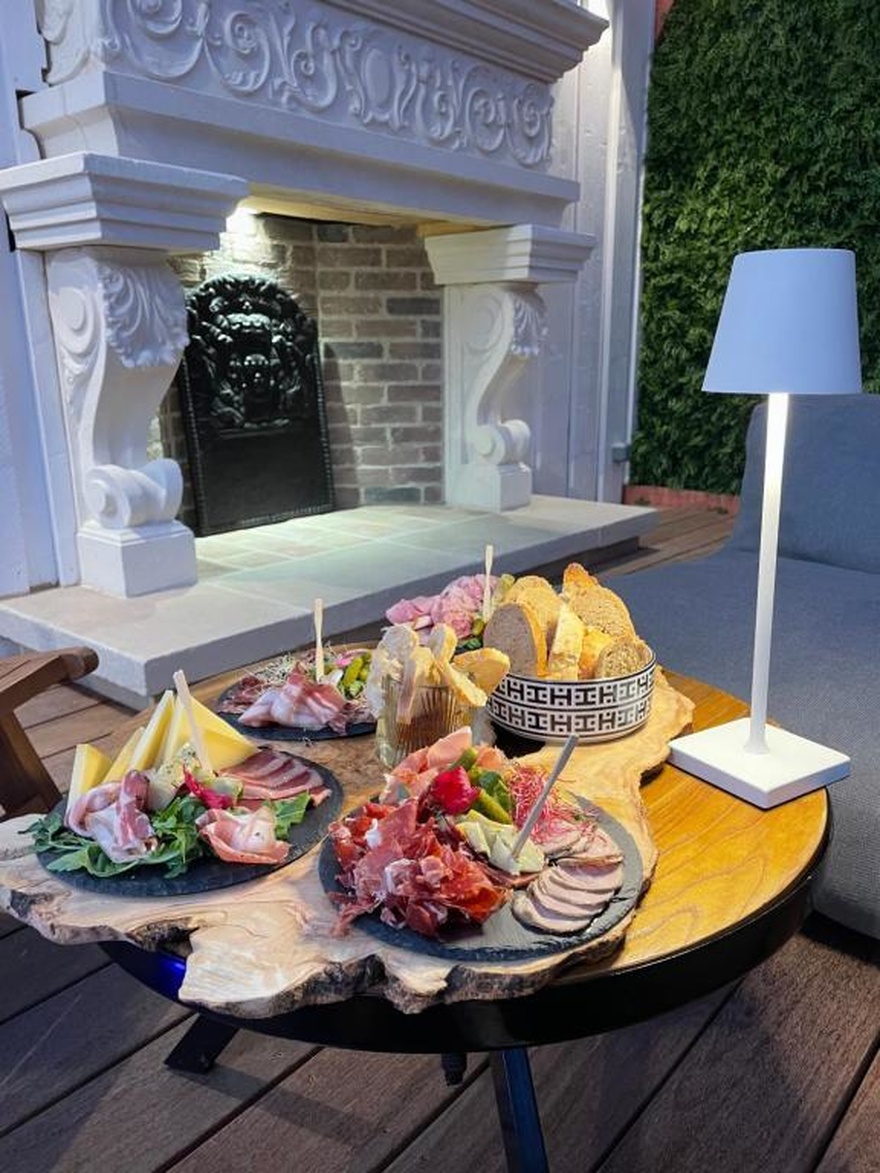 vin-chambre-room-hotel-hebergement-carcasonne-restauration-rando-velo