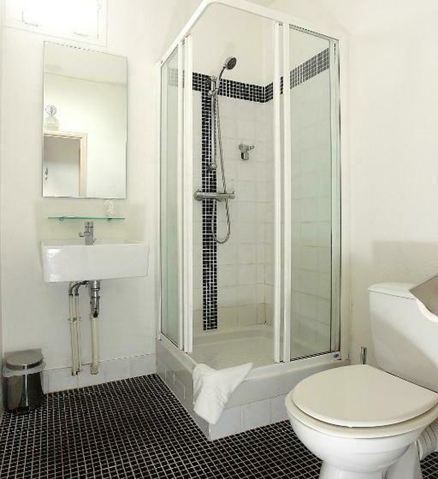 hergement-gamme-essentiel-castelnaudary-chambre-salle-de-bain-privative