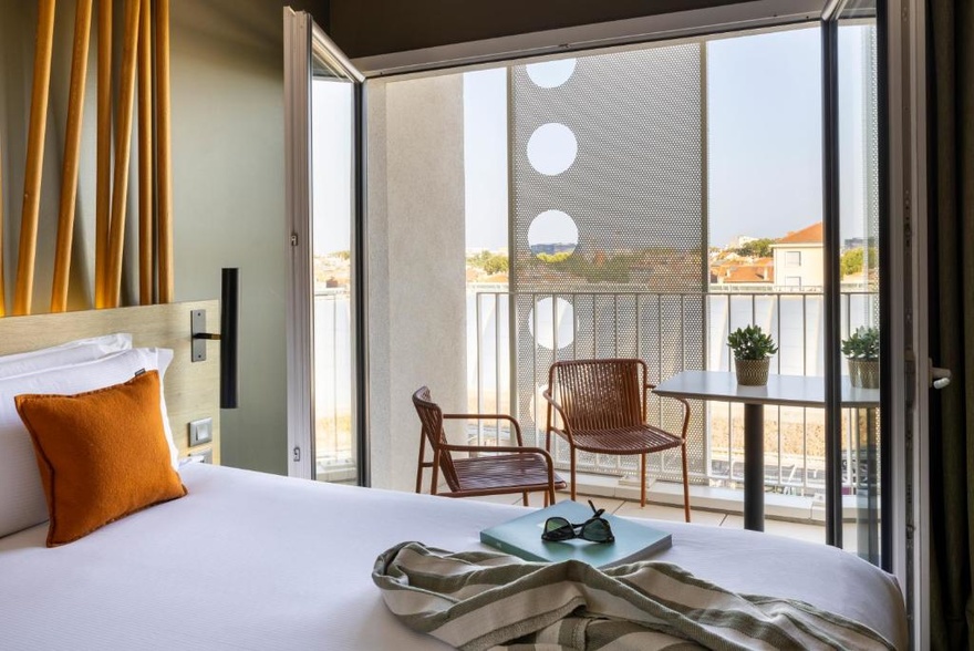 voyage-hotel-france-séjour-circuit-vélo-sud-ouest-luxe-vue-splendide-montpellier