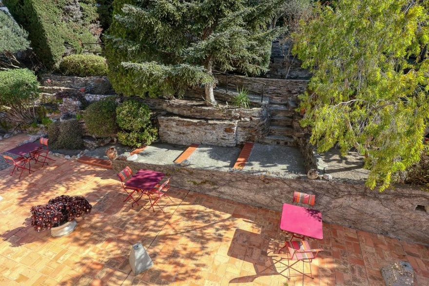 bar-restaurant-collioure-gamme-essentiel-chambres-d-hotes-canal-de-la-garonne-a-velo-nature-occitane