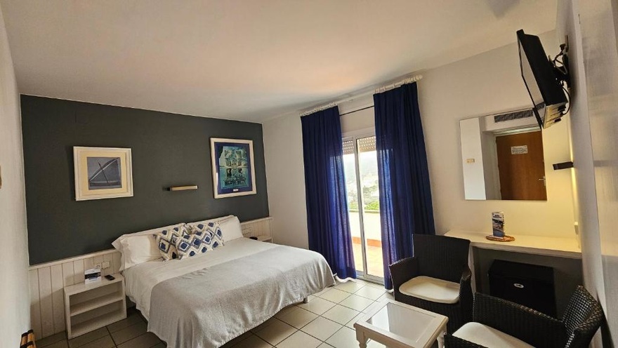 cycling trip on the Mediterranean coast between France and Spain