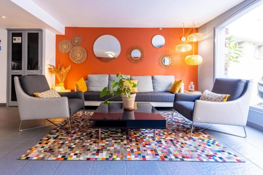 voyage-velo-hebergement-hotel-vin-restaurant- bar- room-chambre-accueil