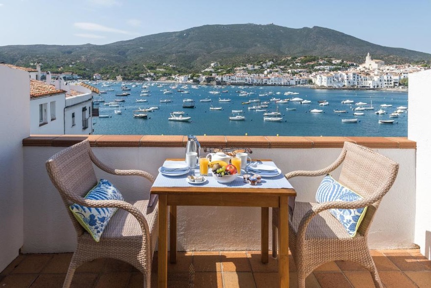 electric bike trip on the Mediterranean between France and Spain