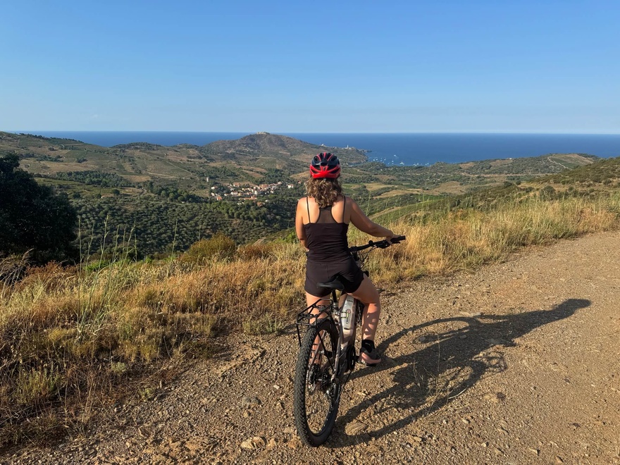Eco-responsible gravel journey from Vermeille coast to Costa Brava