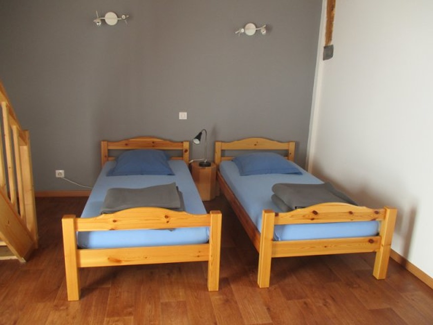 Chambre lit jumeaux - Gamme Essentiel chambre-logement-gite-maison-hote-accueil-dormir-etape-randonnee