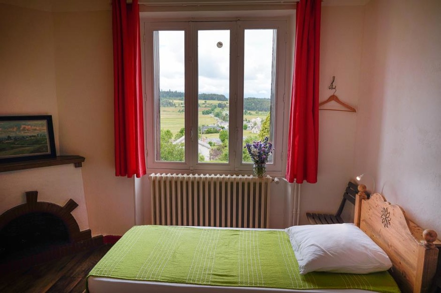 Chambre - Gamme Essentiel hotel-hebergement-randonnee-libre-nature-liberte-voyage-aventure-lozere-voyage
