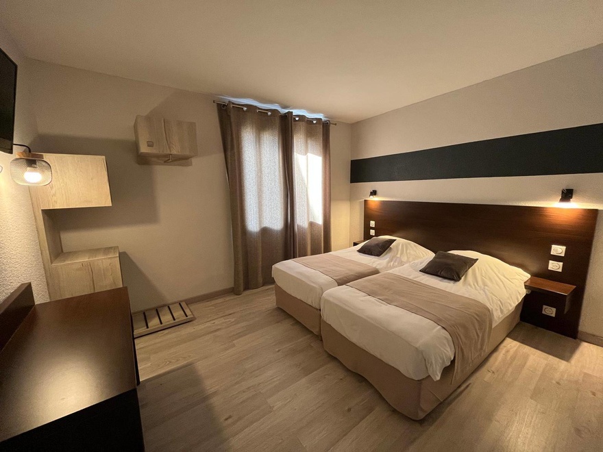 hotel-hebergement-randonnee-libre-chambre-nature-liberte-voyage-aventure-lozere-voyage