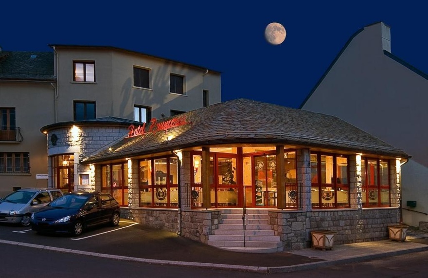 hotel-hebergement-randonnee-libre-nature-liberte-voyage-aventure-lozere-voyage