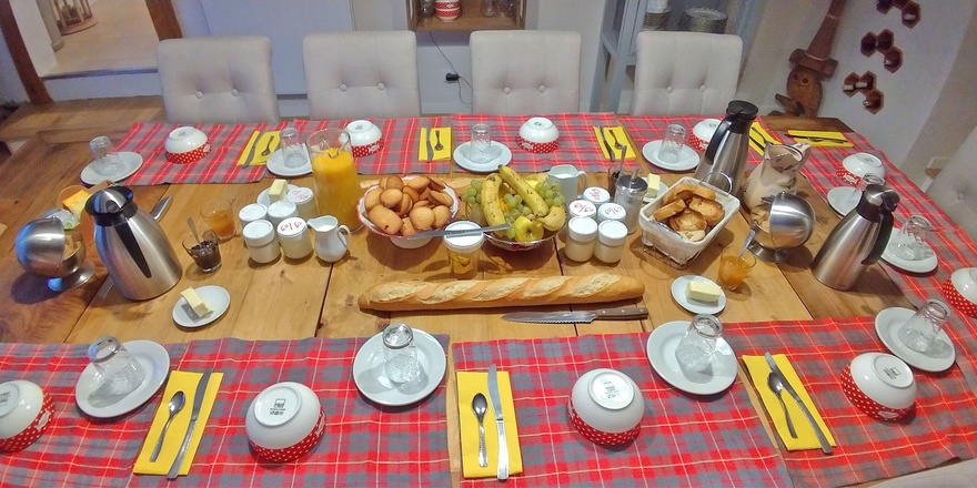 Petit déjeuner - Gamme Privilège petit-dejeuner-privilege-luxe-rando-vert-nature-compostelle