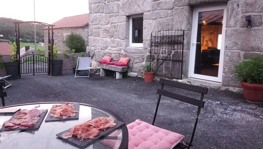 Planche - Gamme Confort repas-hebergement-hote-nature-randonnee-marche-confort-local