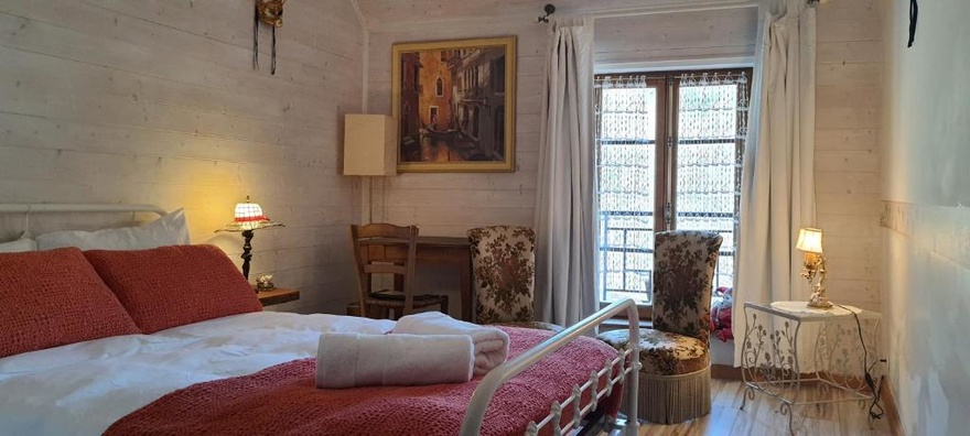 hotel-hebergement-randonnee-libre-nature-liberte-voyage-aventure-restauration-repas--voyage