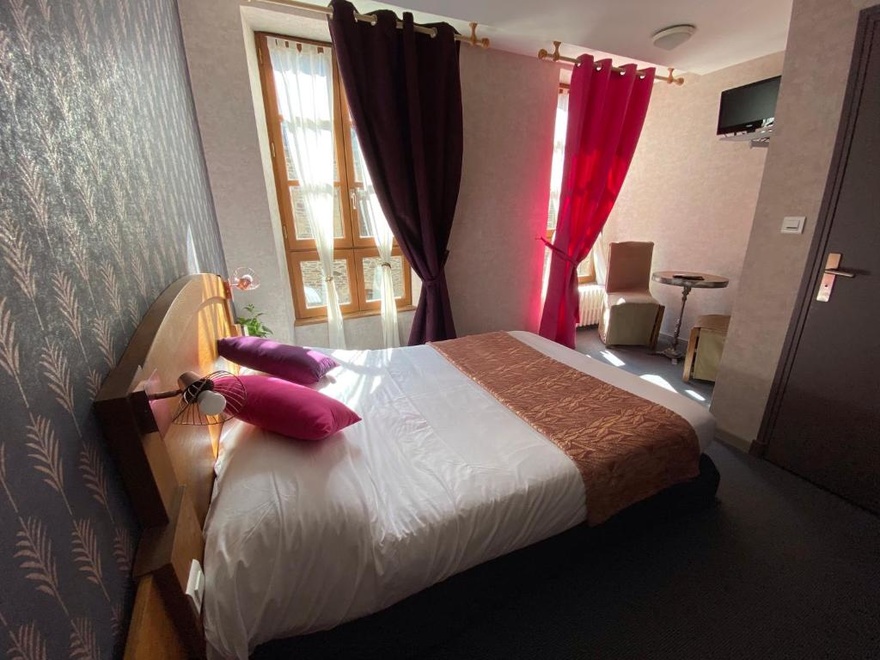 hotel-hebergement-randonnee-libre-nature-liberte-aventure-lozere-voyage