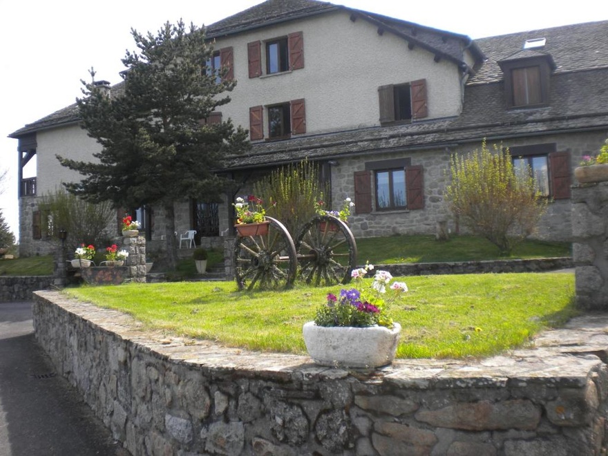 hebergement-hotel-voyage-rando-nature-village-local-tradition