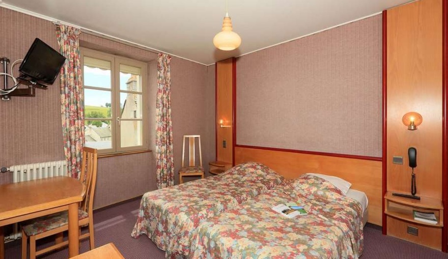 hotel-hebergement-repos-dormir-confort-etape-rando-village