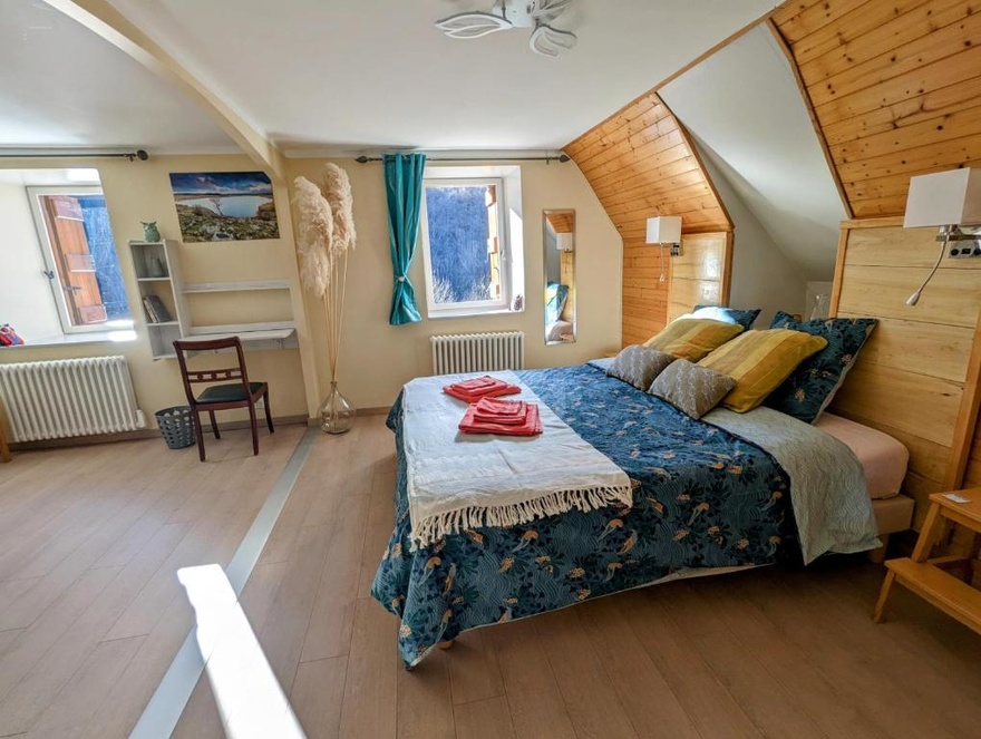 hotel-hebergement-randonnee-libre-nature-liberte-voyage-aventure-voyage-luxe-compostelle