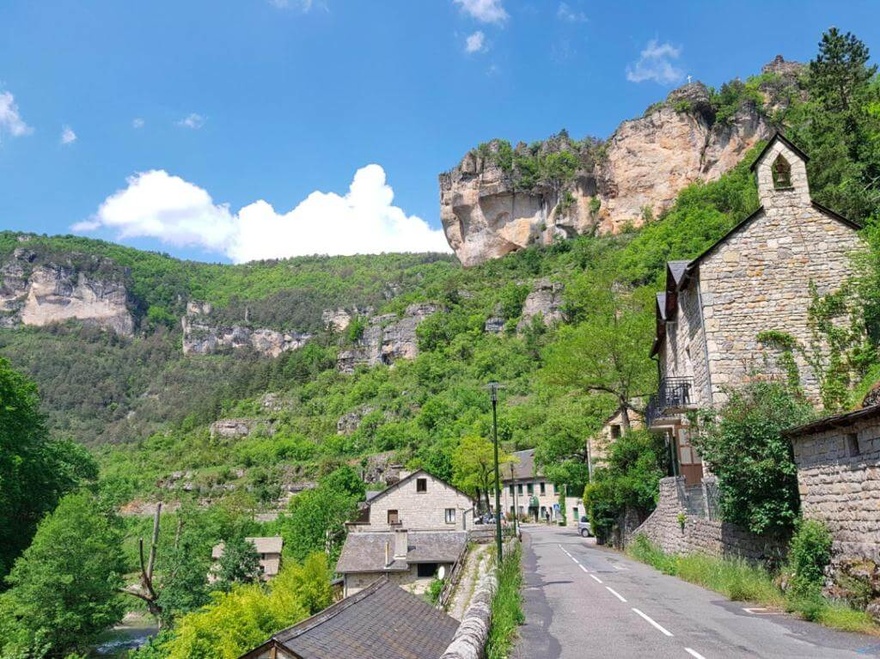 séjour de randonnée en famille dans les Cévennes, avec canyoning et canoë