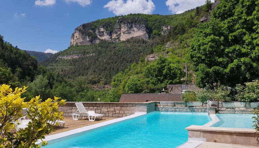 séjour de randonnée en famille dans les Cévennes, avec canyoning et canoë