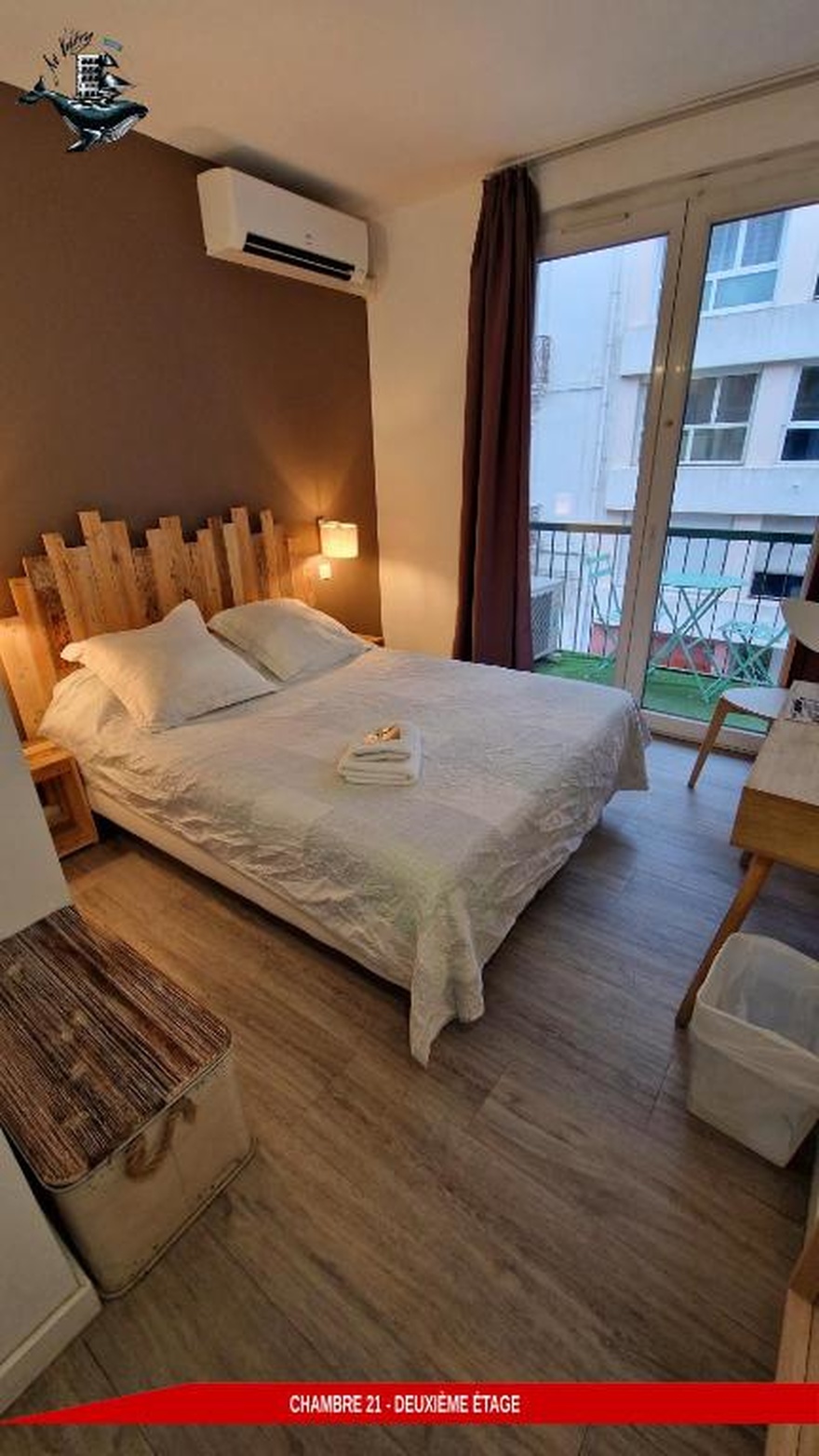 vin-chambre-room-hotel-hebergement-sete-restauration-rando