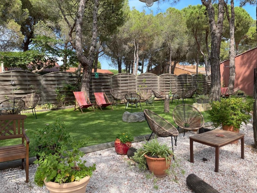 voyage-velo-hebergement-hotel-vin-restaurant- bar- room-chambre-accueil