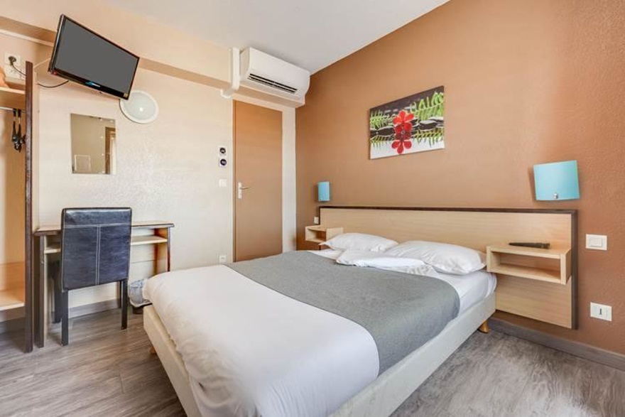 vin-chambre-room-hotel-hebergement-velodysse-restauration-rando