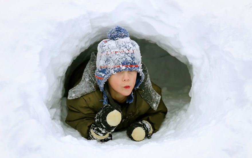 séjour-multi-activités-vercors-hiver-trappeur-traineau-neige-ski-enfant-montagne-igloo