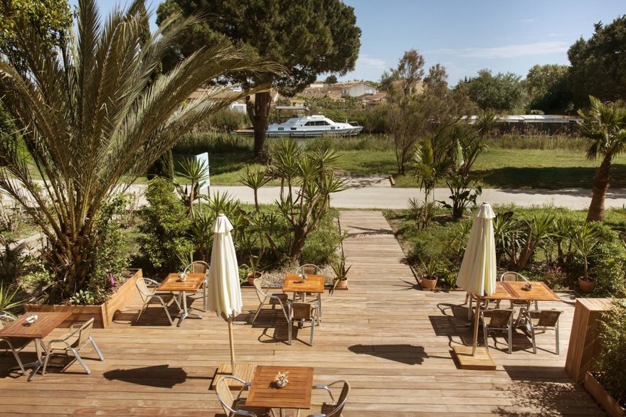 Terrasse extèrieure - Hôtel les jardins du canal - Aigues Mortes