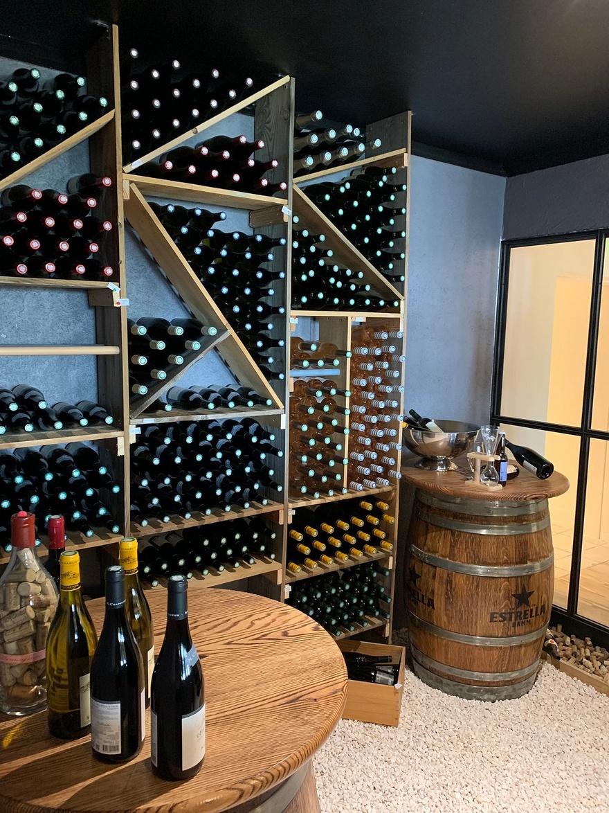 Cave à Vins - Gamme Essentiel voyage-hebergement-restauration-hotel-room-velodyssee