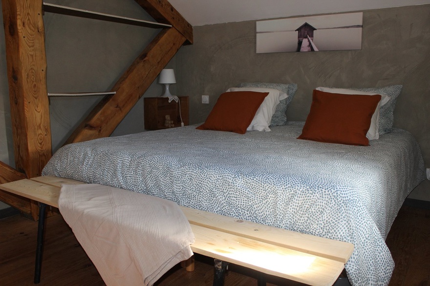 Chambre double - Gamme Essentiel vin-chambre-room-hotel-hebergement-velodysse-restauration-rando