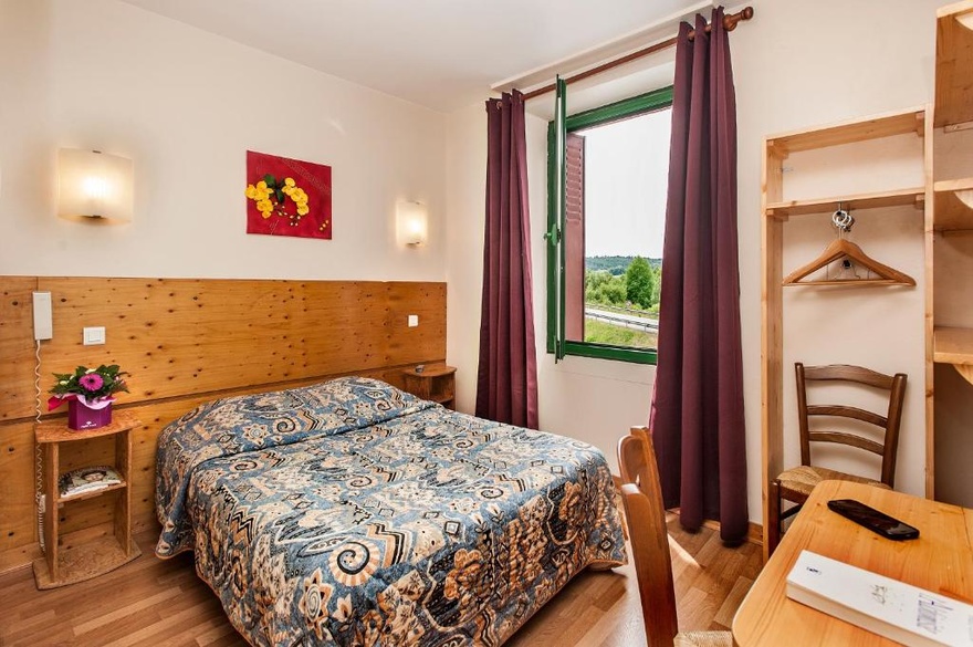 Chambre double - Gamme Confort vin-chambre-room-hotel-hebergement-stevenson-restauration-rando