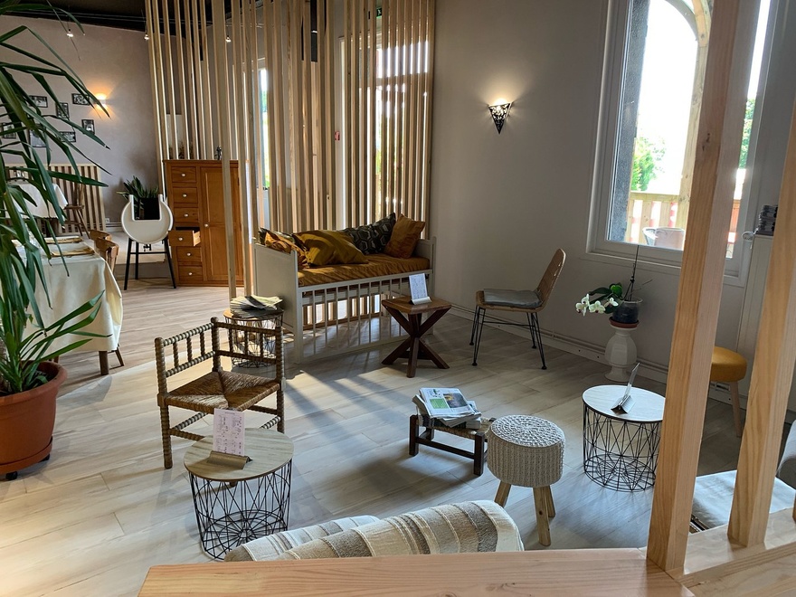 Salon - Gamme Essentiel voyage, velo, hebergement, hotel, vin, restaurant, bar, room, chambre, accueil