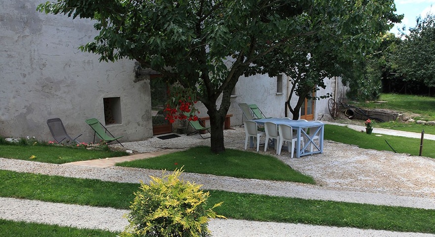 Jardin - Gamme Essentiel vin-chambre-room-hotel-hebergement-cevennes-restauration-rando