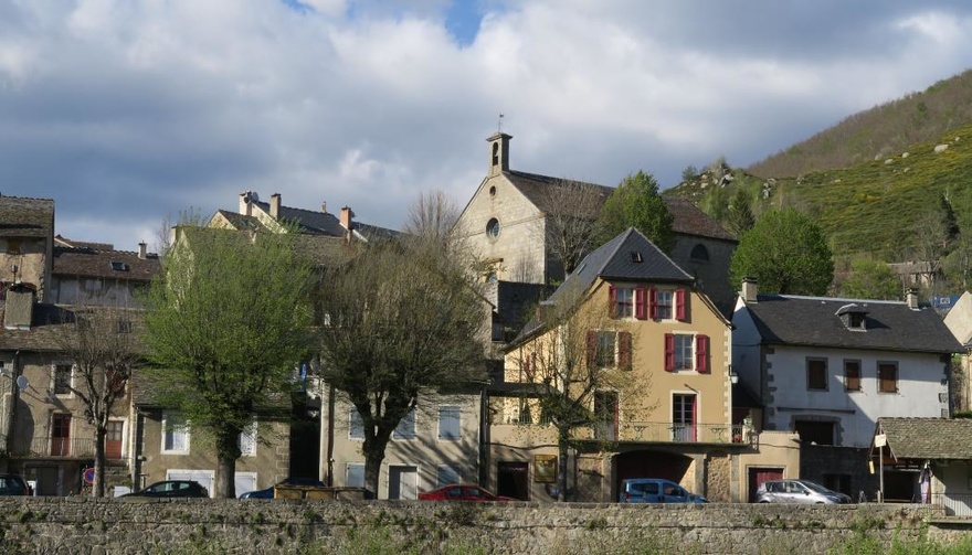 Hôtel Restaurant - Gamme Essentiel bar-restaurant-stevenson-manger-gamme-essentiel-chambres-d-hotes-canal-de-la-garonne-a-velo-nature-occitane