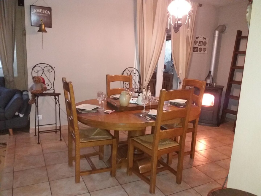 Salle à Manger - Gamme Essentiel voyage-rando-hebergement-hotel-vin-restaurant- bar- room-chambre-accueil