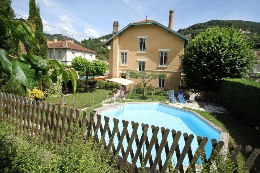 Chambre d'hôte de charme à Saint-Sauveur-De-Montagut maison d'hôtes Ardèche,  Saint-Sauveur-de-Montagut, privilège