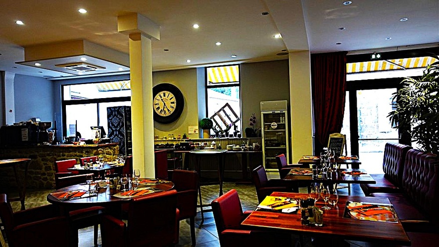 Hôtel *** à le Cheylard Hébergement Le Cheylard, hôtel 3 étoiles Ardèche, chambre d’hôtes Ardèche, hébergement confort Dolce Via, séjour vélo Ardèche, privilège