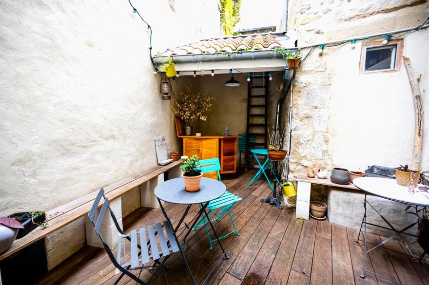 Salon - Chambre d'hôte - Tournon Le pied du Geant Tournon Maison d'hôtes Ardeche vélo salon  living room homestay bycicle