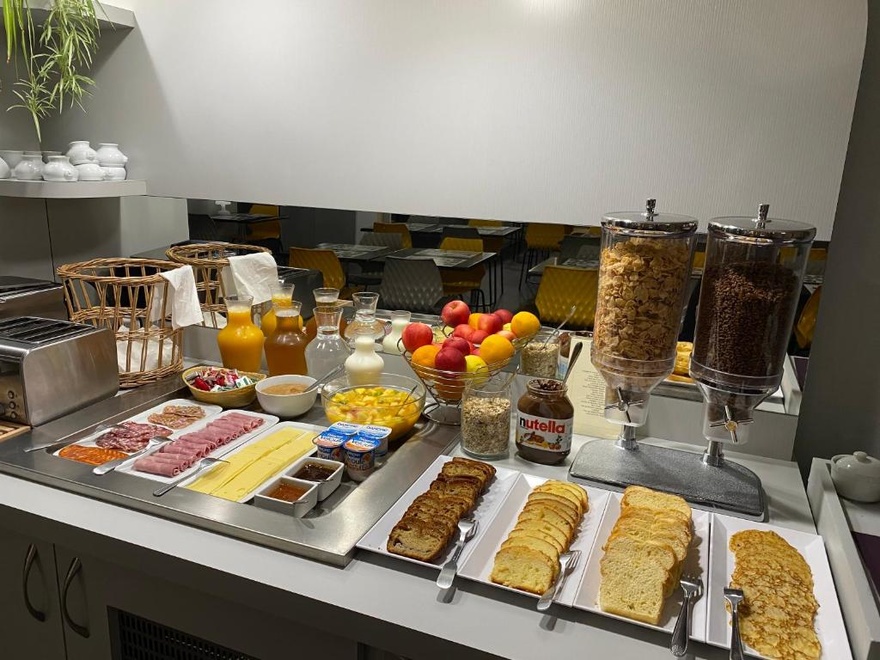 canal-garonne-breakfast-trip-journey-stay-organised