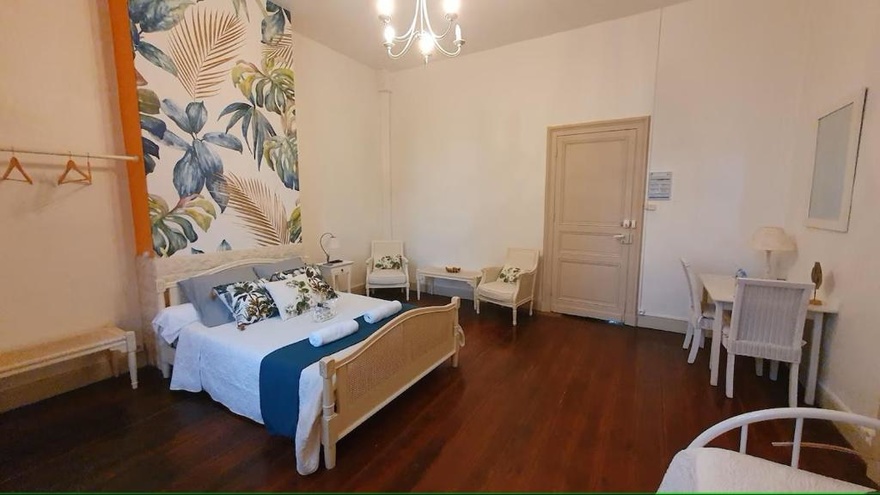 chambre-nature-domaine-voyage-velo-vacance-gite-campagne-hectare-piscine