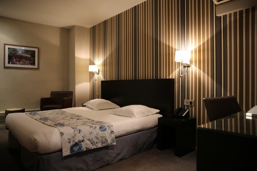 chambre-hotel-vacance-sejour-toulouse-privilege-gare-decouverte-room-hebergement-nature-occitane-velo