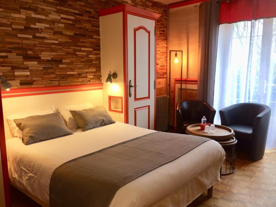 hotel-bike-tour-france-travel