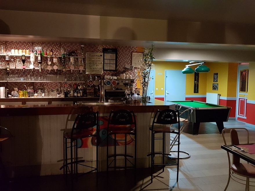 bar-restaurant-gastronomy-wine-france