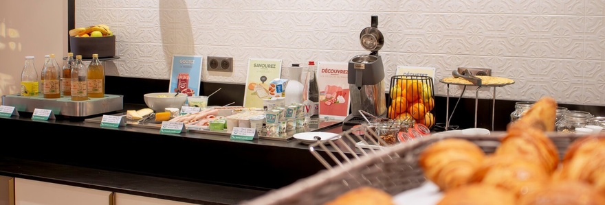 travel-bike-bordeaux-hotel-accomodation-nature-occitane