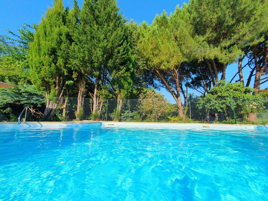 accomodation-B&B-luxe-swimming-pool-garonne